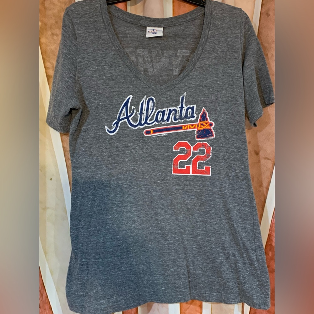Atlanta Braves t shirt.
